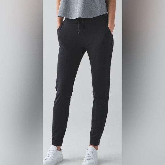 lululemon athletica Pants - Lululemon Dropt Pant Jogger in Black 🆕🔖